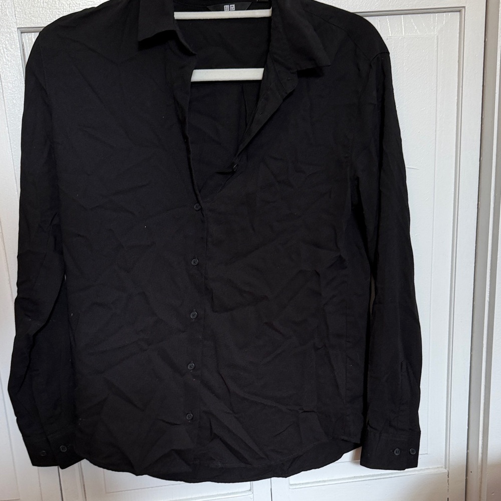 Uniqlo Classic Black Button-Up Shirt